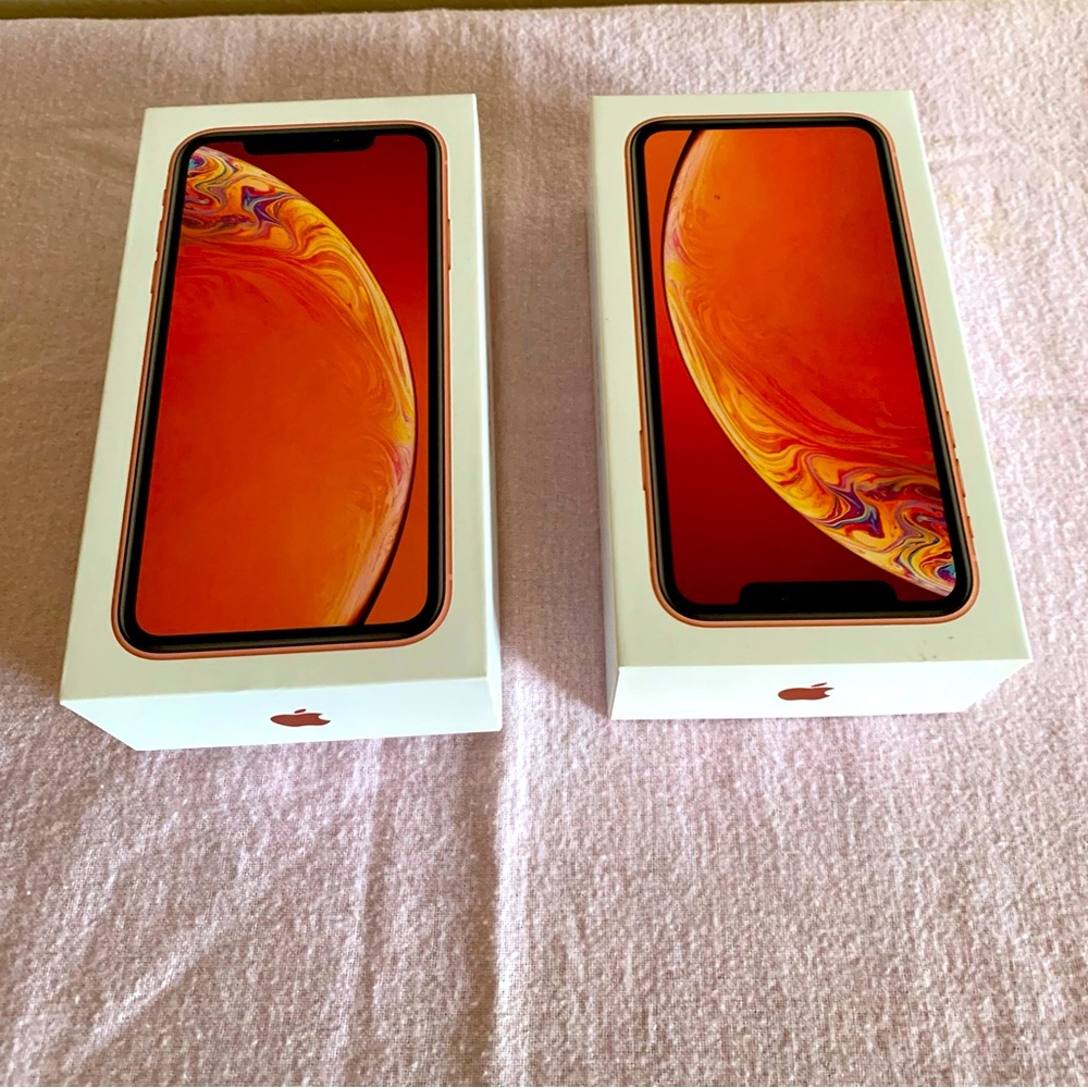 IPhone XR box
